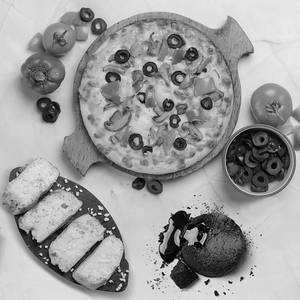 Tandoori Express 7 Inch + Garlic Bread With Cheese + Choco Lava Cake
