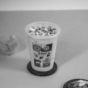 Mango Milkshake With Dry Fruits