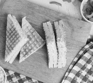 Veg. Sandwich (4 Pcs.)