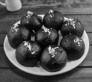 Garam Kala Jamun