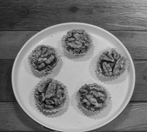 Akhrot Pista Ladoo
