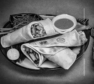 Veg Chowmein Paneer Roll