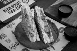 Chicken Masala Grilled Sandwich