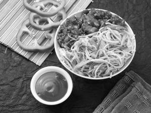 Veg Noodles With Paneer Manchurian