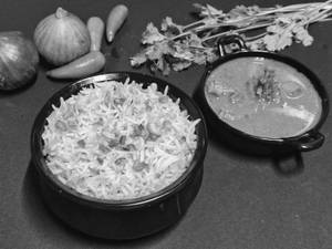 Ghee Rice With Chicken Gravy