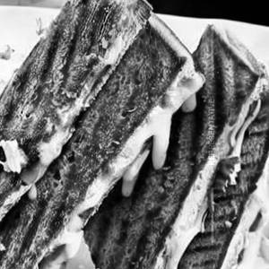 Grilled Chutney Cheese Sandwich