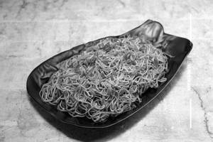 Egg hakka noodles