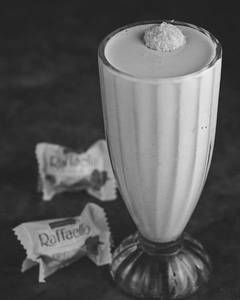 Raffaelo Thick Shake