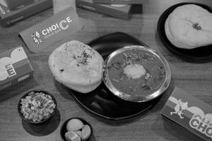 Bhaji With Kulcha