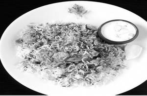 Hyderabadi Chicken Dum Biryani Standard -one Piece