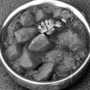 Aloo Capsicum (Semi Dry)