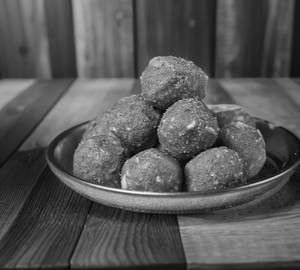 Gondgiri Laddu