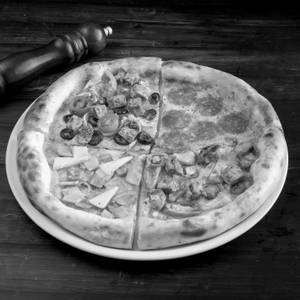 Quattro Non Veg  Pizza