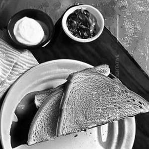 Toast Omndt Sadnwich