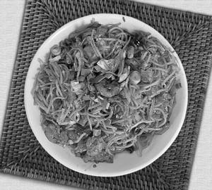 Chicken schezwan noodles