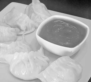 Veg Momos [5 Pieces] - Steamed