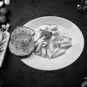 Veg Creamy Garlic Sauce Pasta