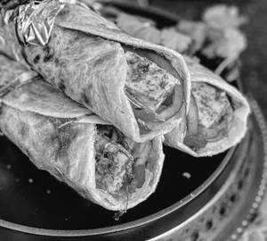 Paneer Tikka Kaathi Roll