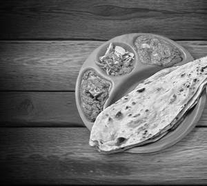 Butter paneer + rajma + 3 kulcha
