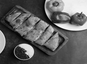 Chilly Paneer Stuffed Garlic Bread