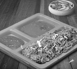 Veg noodles (normal spicy)