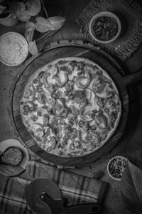 Tandoori chicken pizza