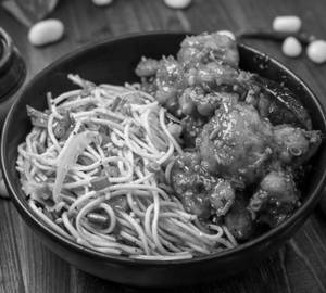 Veg Noodles with Gobi Manchurian 