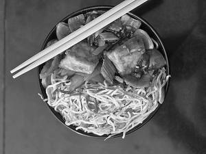 Chilly Paneer & Noodle Bowl