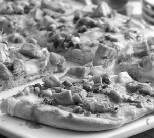 Crispy Chicken Spicy Bread Pizza