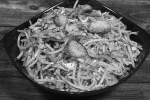 Schezwan mushroom noodles