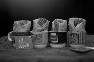 Assorted Cutting Rolls Pack Of 8 [Non Veg]