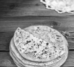 Mooli Paranthas (Seasonal)