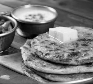 Pyaaz Paranthas