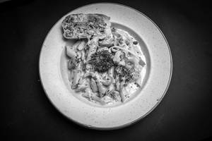 Veg. Pasta In White Sauce