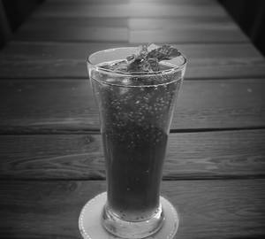 Lemon Soda With Katora And Sabja Seeds