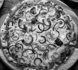 Onion cheese pizza [10 inches]