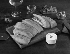 Paneer Stuffed Garlic Breadsticks + Cheesy Dip ...
