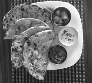 Aloo Parantha ( 1 Pc )