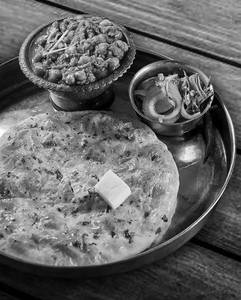Aloo Pyaaz Kulcha (special) With Chana Punjabi