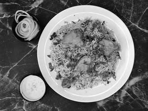 Chicken Hyderabadi Dum Biryani [400 grams, 2 Pieces]