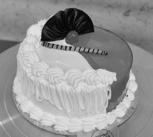 Strawberry Cake (350G) - Eggless