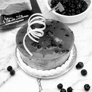 Black Current Cake