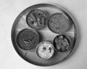 Combo (Sambar + Kaara Kulambu + Rasam + 2 Veg Side Dish)