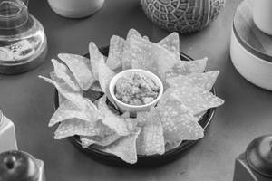 Guacamole With Tortilla Chips