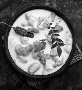 Kadhi pakoda