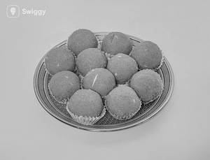 Besan Ka  Ladoo