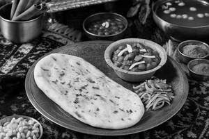 Matar Kulcha