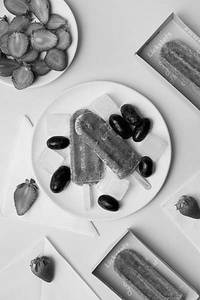 Strawberry Grapes Fusion Bar
