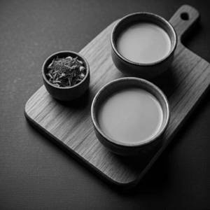 Kesar Chai Flask (serve 8-10)