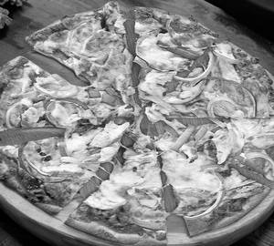 8'' Onion Pizza